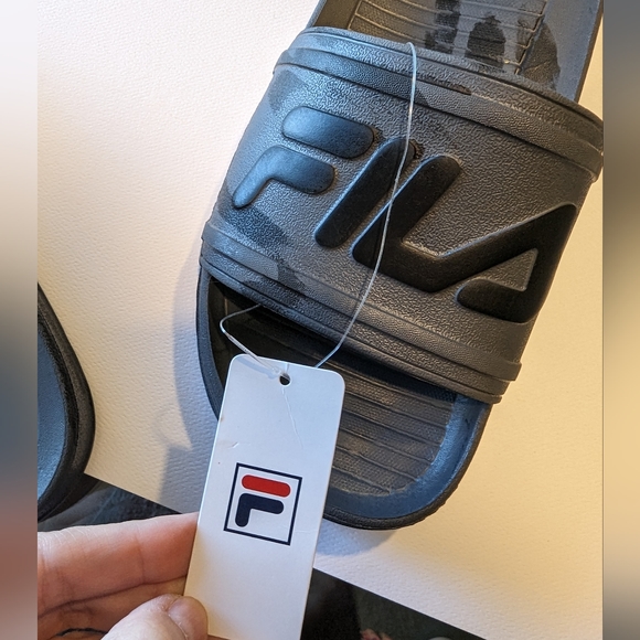 Boys Slides size 7 lot - Picture 11 of 16